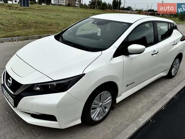 Белый Ниссан Лиф, объемом двигателя 0 л и пробегом 68 тыс. км за 12700 $, фото 16 на Automoto.ua