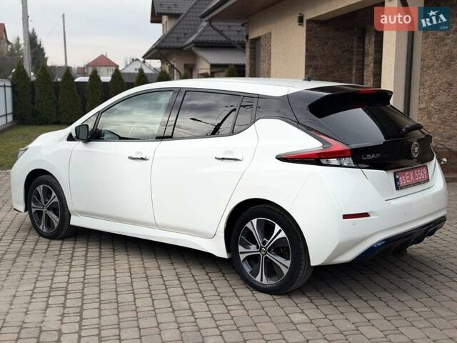 Белый Ниссан Лиф, объемом двигателя 0 л и пробегом 127 тыс. км за 14999 $, фото 10 на Automoto.ua