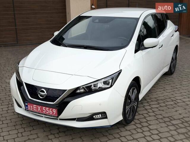 Белый Ниссан Лиф, объемом двигателя 0 л и пробегом 127 тыс. км за 14999 $, фото 5 на Automoto.ua