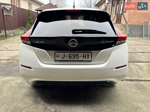 Белый Ниссан Лиф, объемом двигателя 0 л и пробегом 68 тыс. км за 14230 $, фото 9 на Automoto.ua