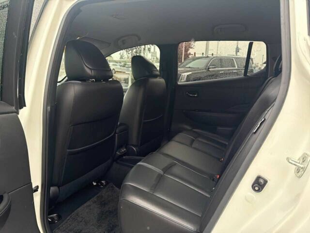 Белый Ниссан Лиф, объемом двигателя 0 л и пробегом 32 тыс. км за 6000 $, фото 12 на Automoto.ua