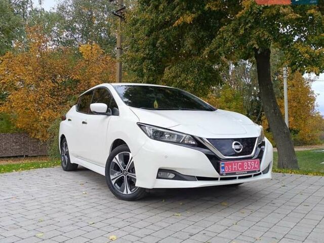 Белый Ниссан Лиф, объемом двигателя 0 л и пробегом 76 тыс. км за 13800 $, фото 7 на Automoto.ua