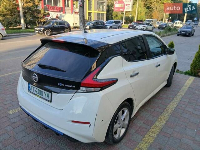 Білий Ніссан Ліф, об'ємом двигуна 0 л та пробігом 176 тис. км за 11500 $, фото 9 на Automoto.ua