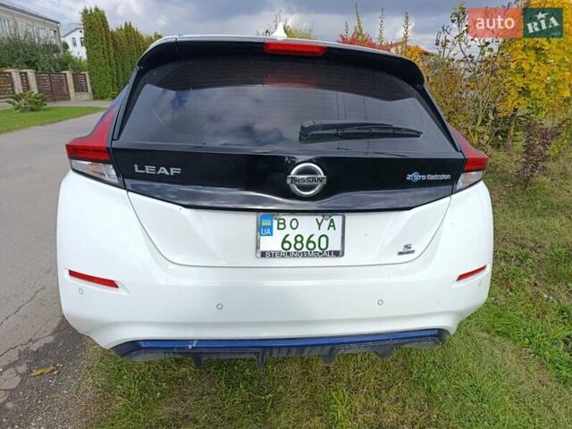 Белый Ниссан Лиф, объемом двигателя 0 л и пробегом 126 тыс. км за 12500 $, фото 5 на Automoto.ua