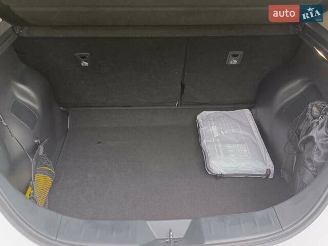 Белый Ниссан Лиф, объемом двигателя 0 л и пробегом 76 тыс. км за 13800 $, фото 24 на Automoto.ua