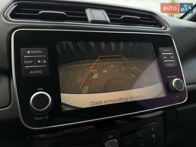 Белый Ниссан Лиф, объемом двигателя 0 л и пробегом 100 тыс. км за 15450 $, фото 47 на Automoto.ua