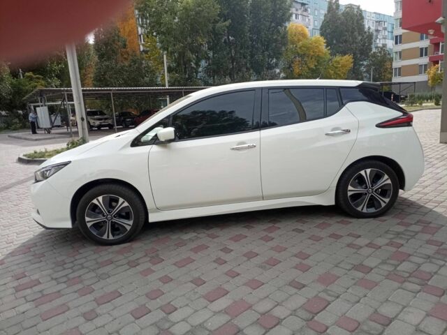 Белый Ниссан Лиф, объемом двигателя 0 л и пробегом 115 тыс. км за 14900 $, фото 3 на Automoto.ua