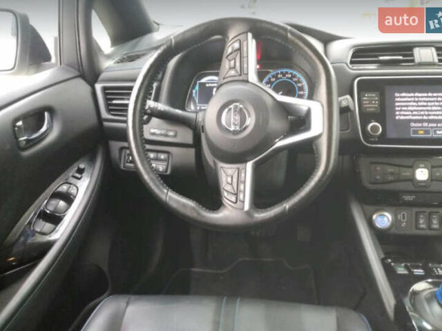 Білий Ніссан Ліф, об'ємом двигуна 0 л та пробігом 49 тис. км за 18500 $, фото 5 на Automoto.ua