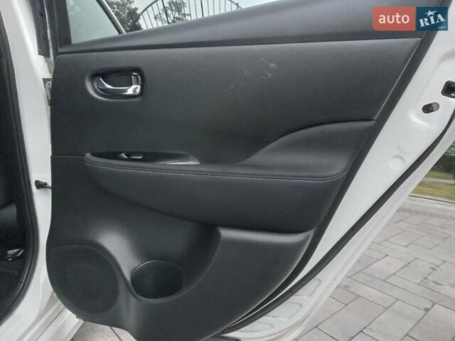 Білий Ніссан Ліф, об'ємом двигуна 0 л та пробігом 81 тис. км за 16990 $, фото 34 на Automoto.ua