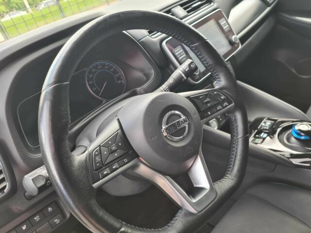 Білий Ніссан Ліф, об'ємом двигуна 0 л та пробігом 85 тис. км за 13500 $, фото 10 на Automoto.ua