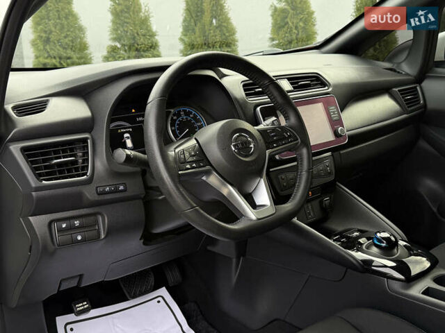 Белый Ниссан Лиф, объемом двигателя 0 л и пробегом 100 тыс. км за 15450 $, фото 21 на Automoto.ua