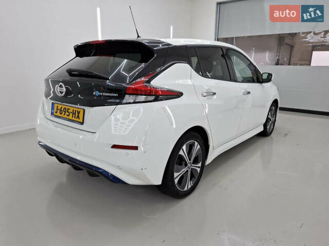 Белый Ниссан Лиф, объемом двигателя 0 л и пробегом 67 тыс. км за 14296 $, фото 2 на Automoto.ua