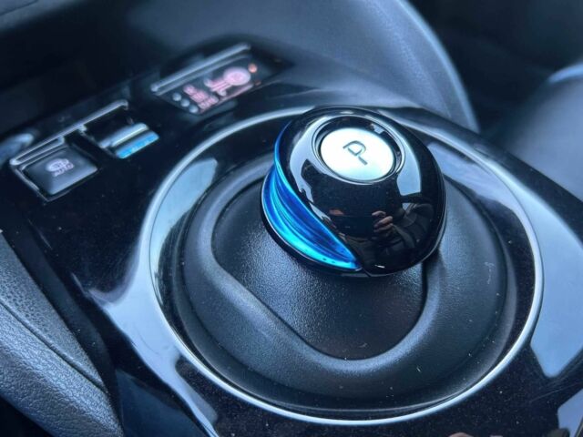 Білий Ніссан Ліф, об'ємом двигуна 0 л та пробігом 68 тис. км за 9000 $, фото 10 на Automoto.ua