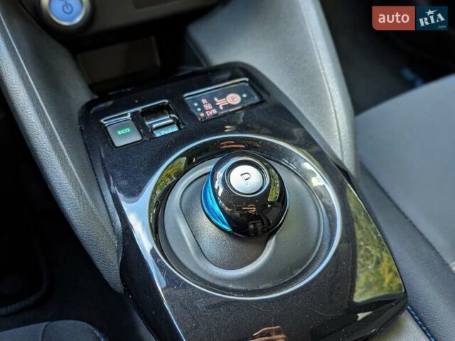 Белый Ниссан Лиф, объемом двигателя 0 л и пробегом 77 тыс. км за 12999 $, фото 11 на Automoto.ua