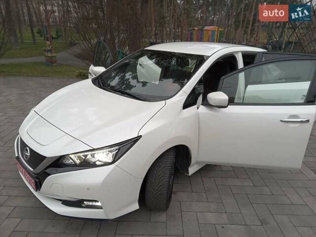 Білий Ніссан Ліф, об'ємом двигуна 0 л та пробігом 81 тис. км за 16990 $, фото 16 на Automoto.ua