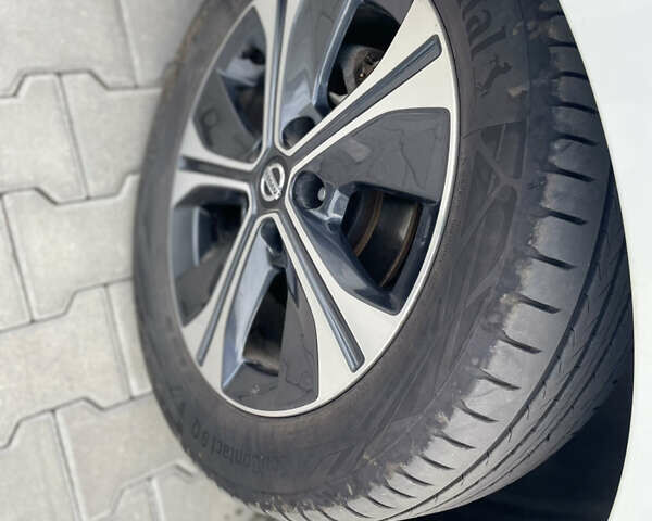 Белый Ниссан Лиф, объемом двигателя 0 л и пробегом 68 тыс. км за 16500 $, фото 34 на Automoto.ua