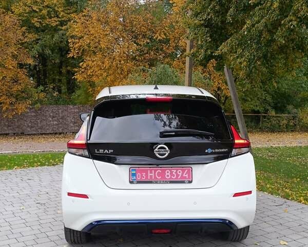 Белый Ниссан Лиф, объемом двигателя 0 л и пробегом 76 тыс. км за 13800 $, фото 3 на Automoto.ua