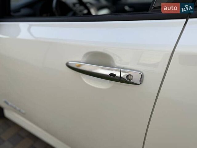 Белый Ниссан Лиф, объемом двигателя 0 л и пробегом 17 тыс. км за 17999 $, фото 42 на Automoto.ua