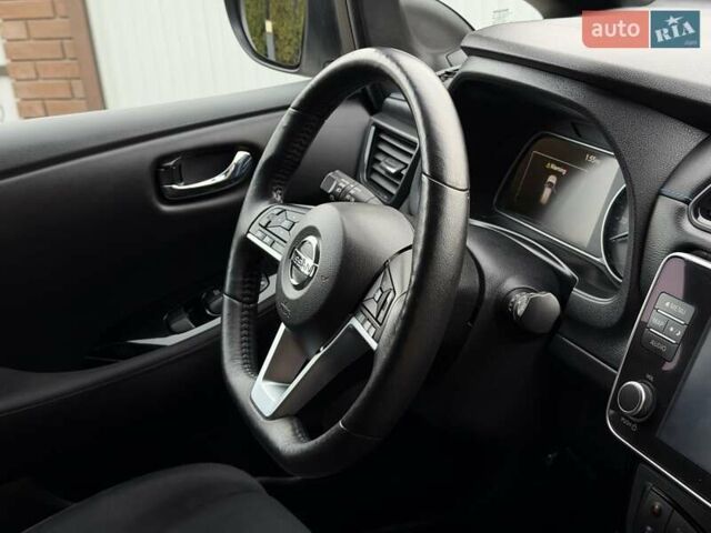 Белый Ниссан Лиф, объемом двигателя 0 л и пробегом 127 тыс. км за 14999 $, фото 33 на Automoto.ua