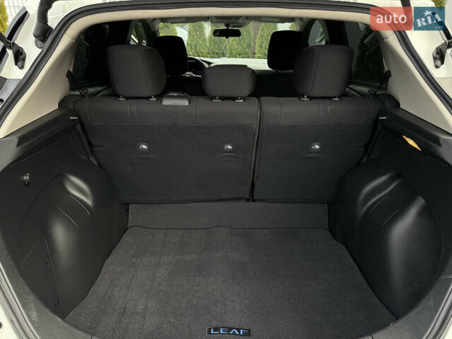 Белый Ниссан Лиф, объемом двигателя 0 л и пробегом 100 тыс. км за 15450 $, фото 32 на Automoto.ua