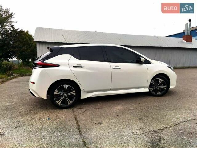 Белый Ниссан Лиф, объемом двигателя 0 л и пробегом 72 тыс. км за 13750 $, фото 41 на Automoto.ua