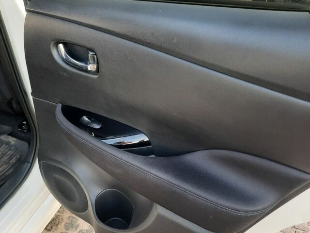 Білий Ніссан Ліф, об'ємом двигуна 0 л та пробігом 80 тис. км за 13500 $, фото 13 на Automoto.ua