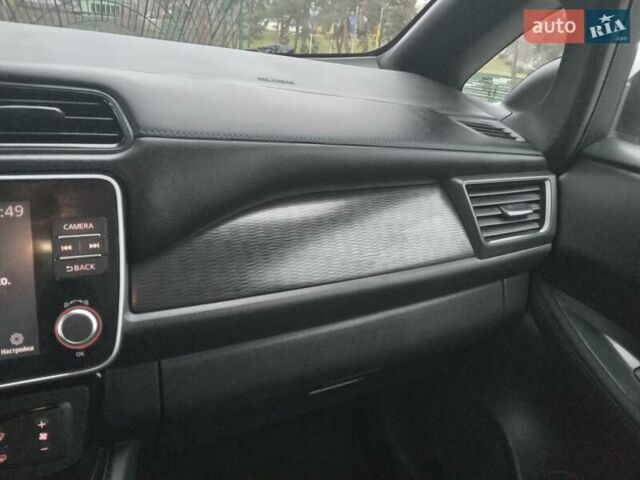 Білий Ніссан Ліф, об'ємом двигуна 0 л та пробігом 81 тис. км за 16990 $, фото 53 на Automoto.ua