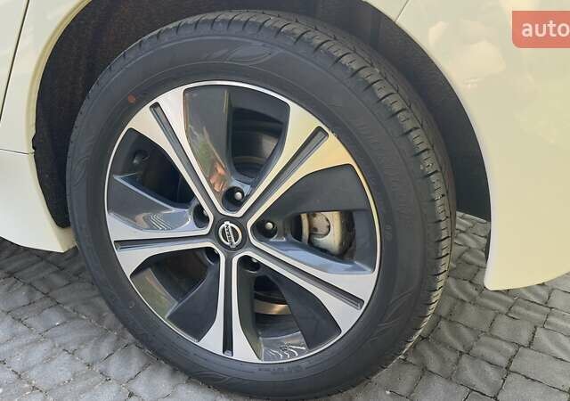 Белый Ниссан Лиф, объемом двигателя 0 л и пробегом 55 тыс. км за 17500 $, фото 72 на Automoto.ua