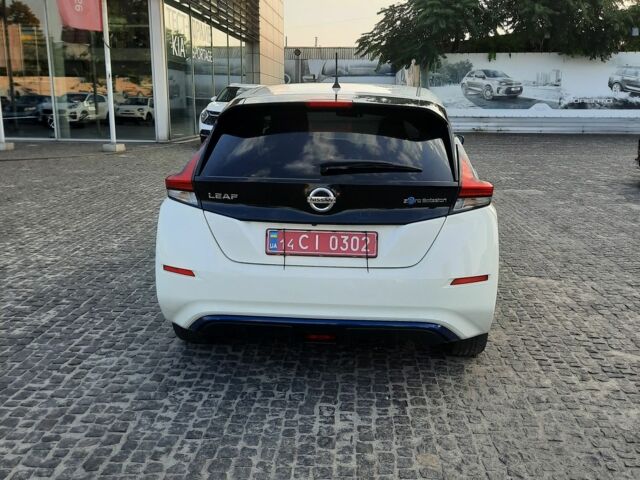 Білий Ніссан Ліф, об'ємом двигуна 0 л та пробігом 80 тис. км за 13500 $, фото 4 на Automoto.ua