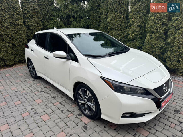 Белый Ниссан Лиф, объемом двигателя 0 л и пробегом 27 тыс. км за 12900 $, фото 14 на Automoto.ua