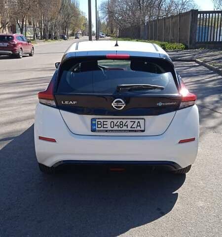 Белый Ниссан Лиф, объемом двигателя 0 л и пробегом 42 тыс. км за 14100 $, фото 1 на Automoto.ua