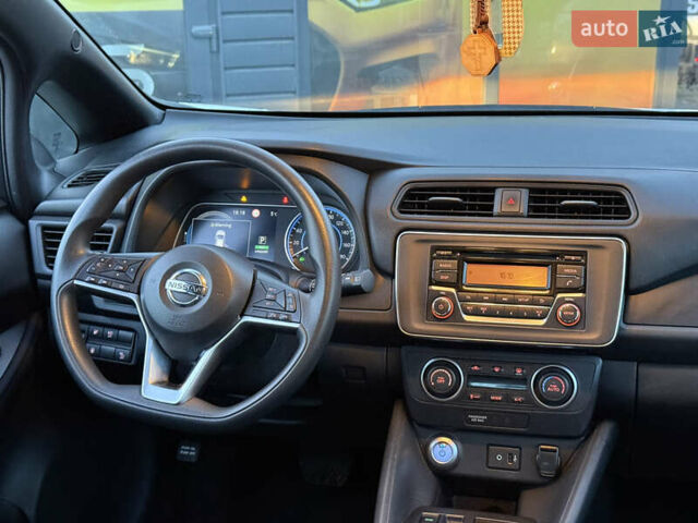 Белый Ниссан Лиф, объемом двигателя 0 л и пробегом 43 тыс. км за 12500 $, фото 32 на Automoto.ua