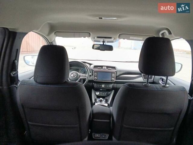 Белый Ниссан Лиф, объемом двигателя 0 л и пробегом 115 тыс. км за 15199 $, фото 13 на Automoto.ua