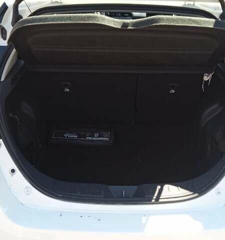 Белый Ниссан Лиф, объемом двигателя 0 л и пробегом 42 тыс. км за 14100 $, фото 11 на Automoto.ua