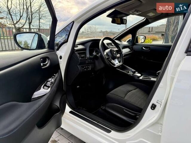 Белый Ниссан Лиф, объемом двигателя 0 л и пробегом 98 тыс. км за 15950 $, фото 43 на Automoto.ua