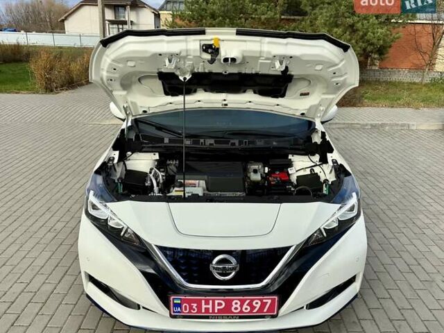 Белый Ниссан Лиф, объемом двигателя 0 л и пробегом 98 тыс. км за 15950 $, фото 99 на Automoto.ua