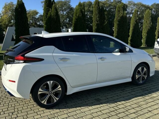 Білий Ніссан Ліф, об'ємом двигуна 0 л та пробігом 44 тис. км за 15500 $, фото 3 на Automoto.ua