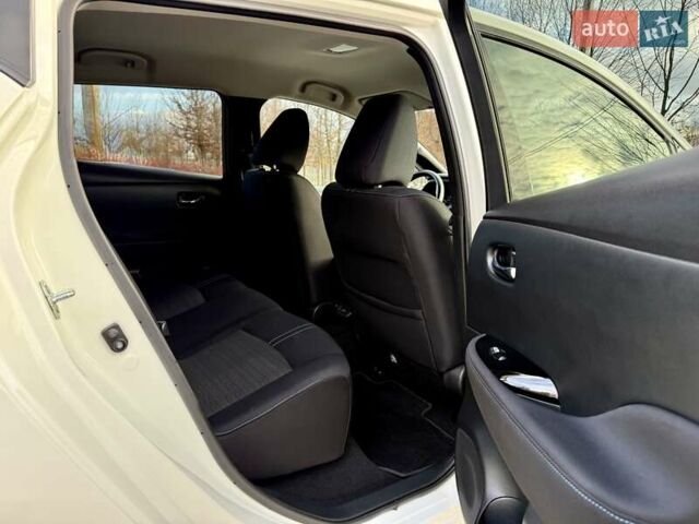 Белый Ниссан Лиф, объемом двигателя 0 л и пробегом 98 тыс. км за 15950 $, фото 79 на Automoto.ua