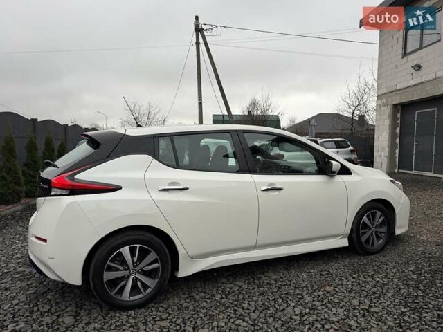 Белый Ниссан Лиф, объемом двигателя 0 л и пробегом 77 тыс. км за 13200 $, фото 5 на Automoto.ua