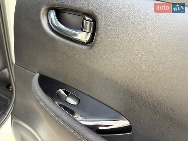 Белый Ниссан Лиф, объемом двигателя 0 л и пробегом 98 тыс. км за 15950 $, фото 78 на Automoto.ua