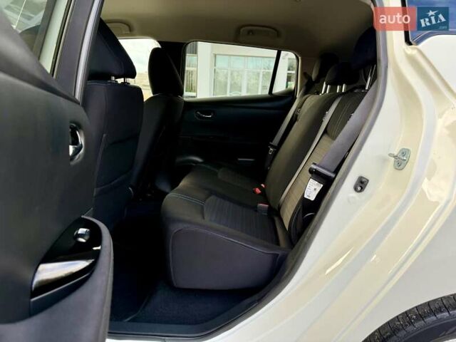 Белый Ниссан Лиф, объемом двигателя 0 л и пробегом 98 тыс. км за 15950 $, фото 87 на Automoto.ua