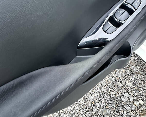 Білий Ніссан Ліф, об'ємом двигуна 0 л та пробігом 32 тис. км за 13999 $, фото 13 на Automoto.ua