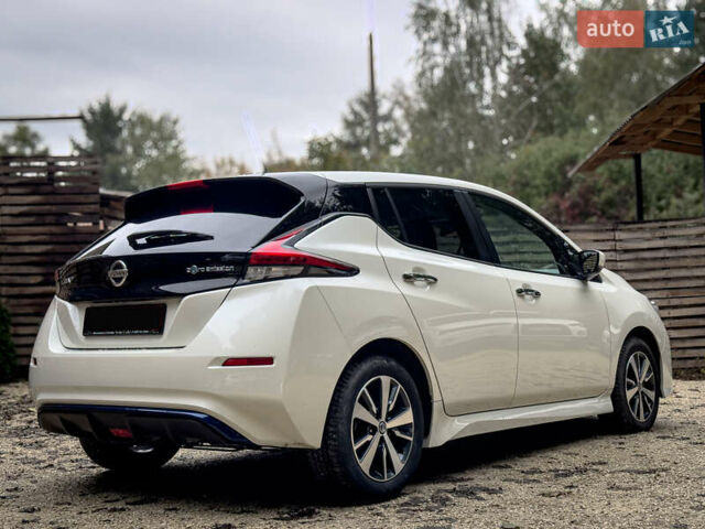 Білий Ніссан Ліф, об'ємом двигуна 0 л та пробігом 18 тис. км за 14500 $, фото 19 на Automoto.ua