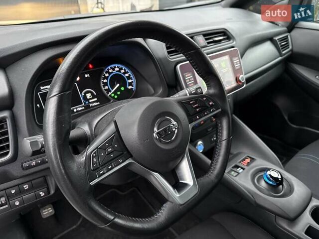 Белый Ниссан Лиф, объемом двигателя 0 л и пробегом 77 тыс. км за 13200 $, фото 23 на Automoto.ua