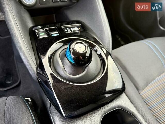 Белый Ниссан Лиф, объемом двигателя 0 л и пробегом 98 тыс. км за 15950 $, фото 58 на Automoto.ua