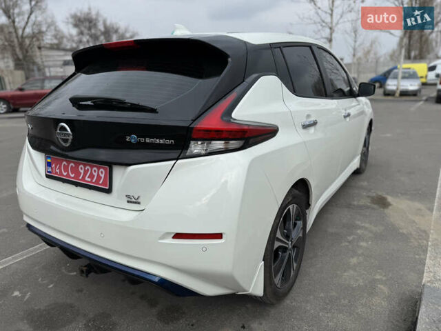 Белый Ниссан Лиф, объемом двигателя 0 л и пробегом 23 тыс. км за 16600 $, фото 5 на Automoto.ua