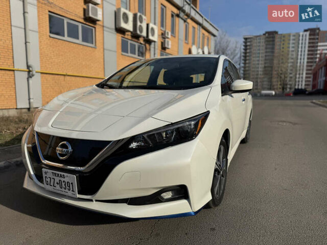 Белый Ниссан Лиф, объемом двигателя 0 л и пробегом 23 тыс. км за 16600 $, фото 8 на Automoto.ua
