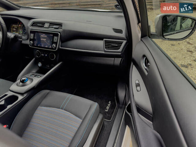 Білий Ніссан Ліф, об'ємом двигуна 0 л та пробігом 18 тис. км за 14500 $, фото 98 на Automoto.ua