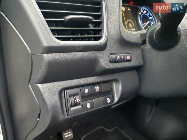 Белый Ниссан Лиф, объемом двигателя 0 л и пробегом 77 тыс. км за 13200 $, фото 37 на Automoto.ua