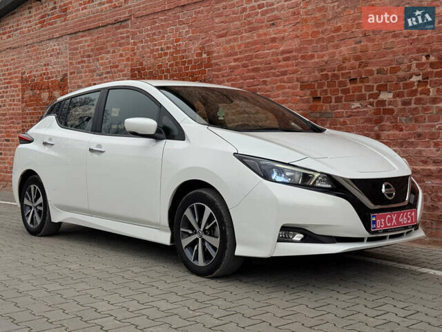 Белый Ниссан Лиф, объемом двигателя 0 л и пробегом 109 тыс. км за 11999 $, фото 16 на Automoto.ua